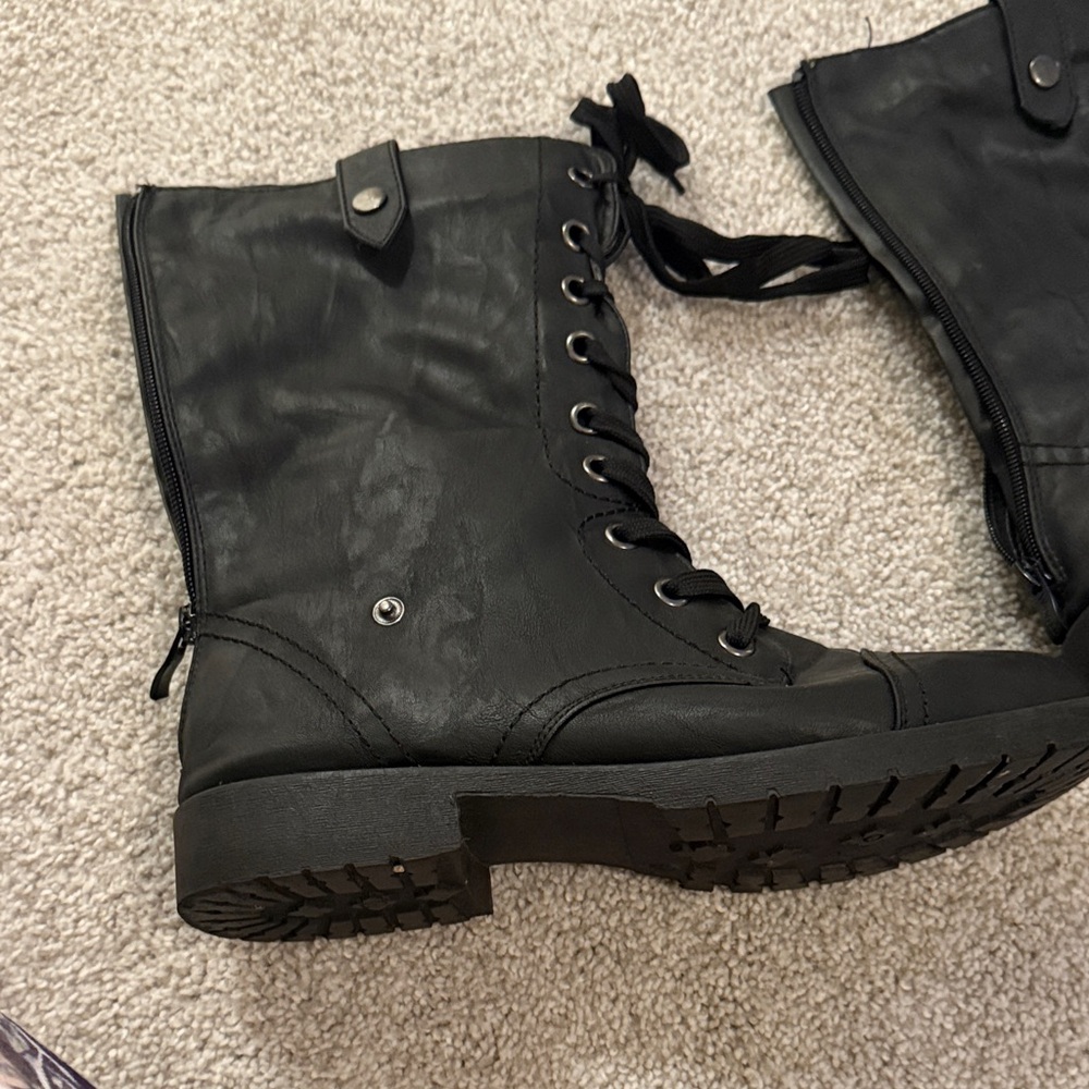 Black Lace-Up Women's Boots
